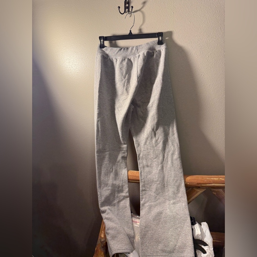 Hanes gray women’s Sweatpants